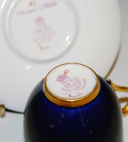 陶磁器「ジュール・金彩コーヒーカップ（藍色）」