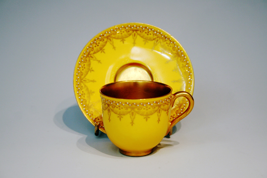 陶磁器「ジュール・金彩コーヒーカップ（黄色）」