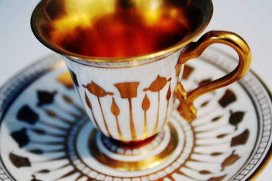 陶磁器「金彩コーヒーカップ」