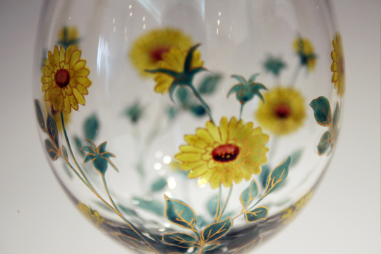 装飾ガラス「雛菊文様ワイングラス」