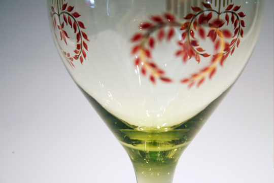 装飾ガラス「リース文ワイングラス」
