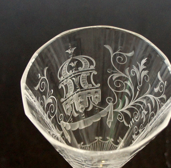 装飾ガラス「シャンパンフルート」