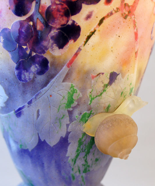 アールヌーヴォー「ブドウにカタツムリ文 花瓶」