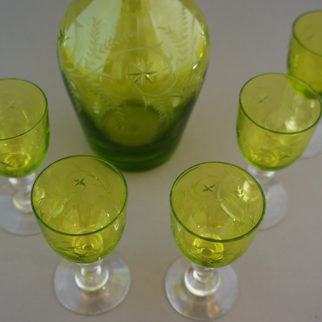装飾ガラス「緑色ガラス 花文様カット リキュールセット」