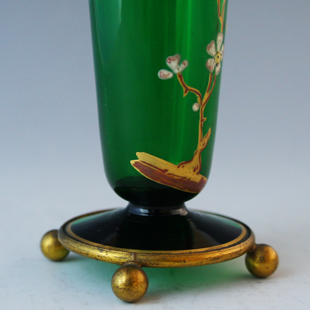 装飾ガラス「梅の木に昆虫文 緑色ガラス 花瓶」