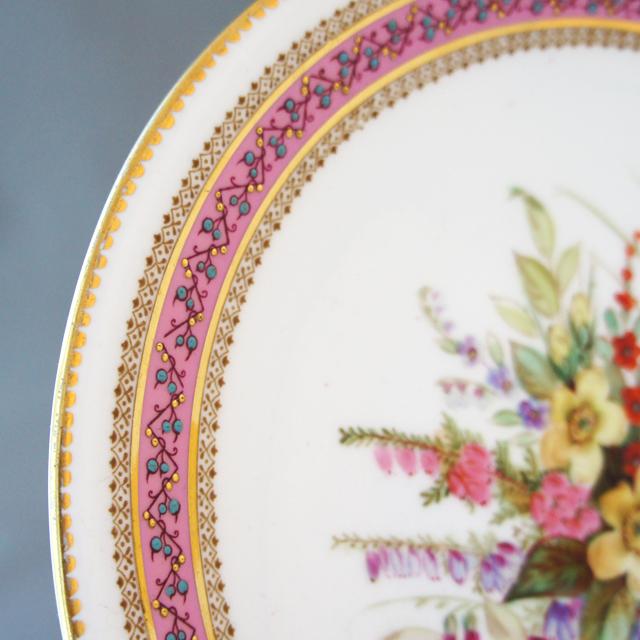 陶磁器「花文様 装飾皿」