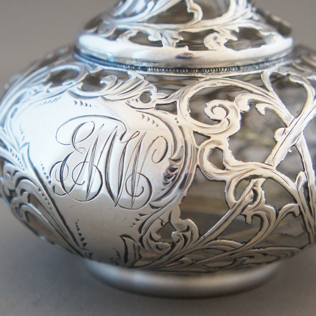 グラスウェア「銀装飾 香水瓶」