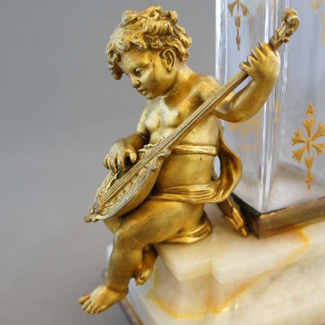 装飾ガラス「ブロンズ像付花瓶「楽器を演奏する子供」」