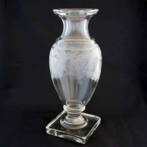 可憐なオールドバカラ エルナの花瓶【1936年以降】美しい唐草 年末早割