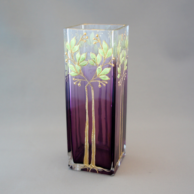 モーゼル「葉文様 紫ガラス 角型花瓶」《アンティックかとう》