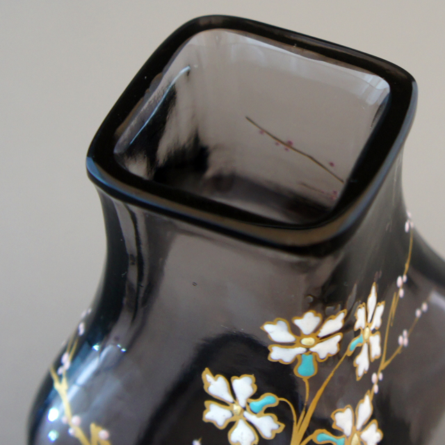 装飾ガラス「ジャポニズム 花文様 小花瓶」