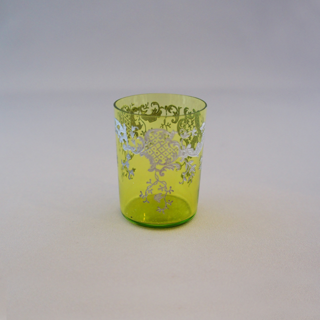 グラスウェア「銀彩 緑ガラス リキュールグラス 高さ4.6cm」