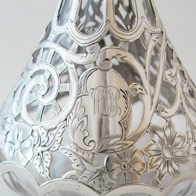 グラスウェア「銀巻き装飾 花文様 リキュールボトル」