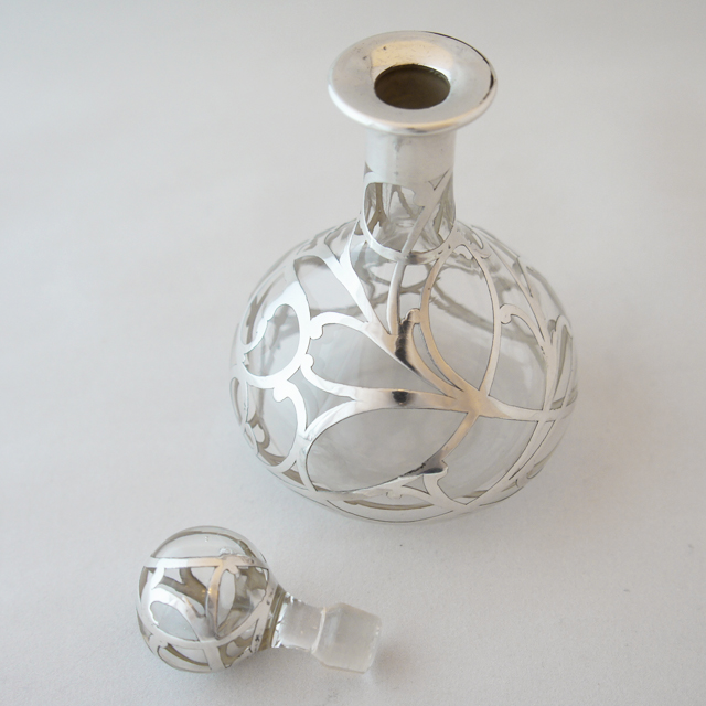 グラスウェア「銀巻き装飾 香水瓶」