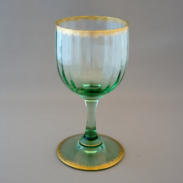 グラスウェア「緑色ガラス 金彩 ワイングラス（中）高さ12cm」