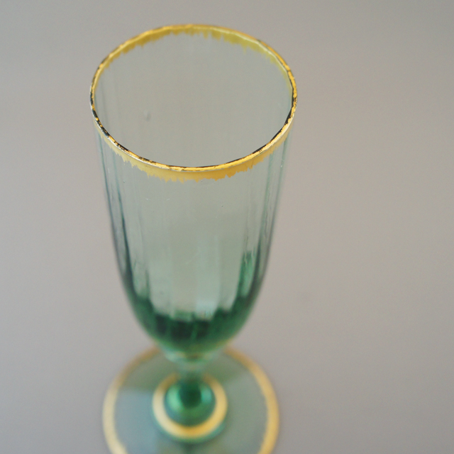 グラスウェア「緑色ガラス 金彩 フルートグラス」