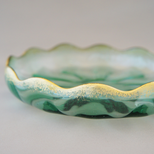 グラスウェア「緑色ガラス 金彩 皿」