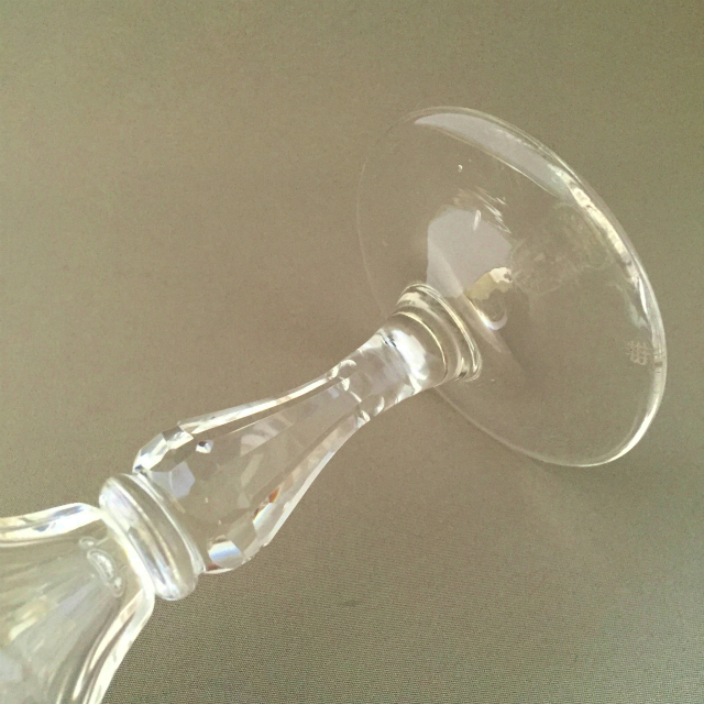 グラスウェア「グラヴィール装飾 ワイングラス 高さ15.5cm」