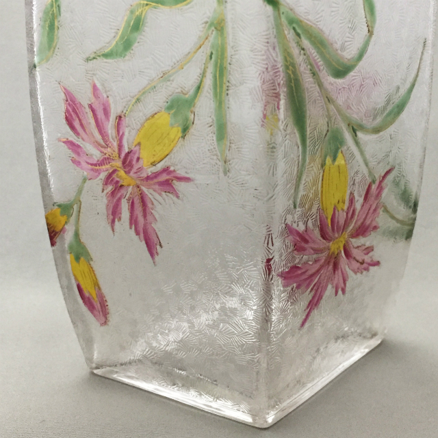 グラスウェア「花文菱形花瓶」