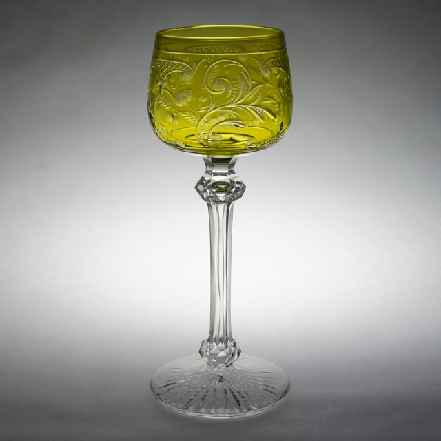 オールドバカラ「グラヴィール装飾 ラインワイングラス（黄緑ガラス 