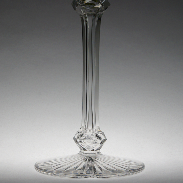 グラスウェア「グラヴィール装飾 ラインワイングラス（赤ガラス）高さ19.5cm」