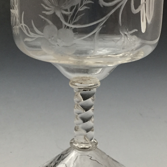 グラスウェア「グラヴィール装飾 草花文 ワイングラス（Ａ）高さ10.5cm」