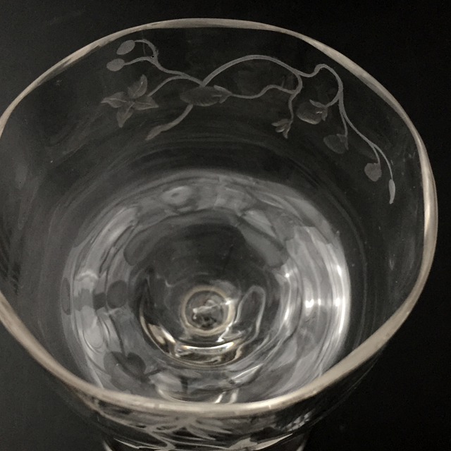 グラスウェア「グラヴィール装飾 草花文 ワイングラス（Ｂ）高さ10.5cm」