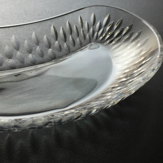 グラスウェア「【残り1枚】パリ クレセント皿 幅19.8cm」