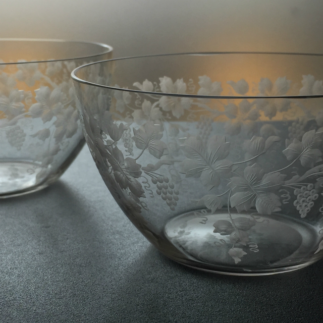 グラスウェア「葡萄文 グラヴィール装飾 小鉢 2客セット 直径11cm」
