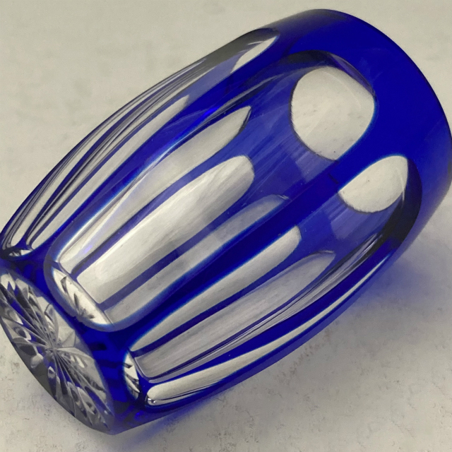 グラスウェア「Saint Louis 青被せガラス リキュールグラス 高さ5cm（容量25ml）」