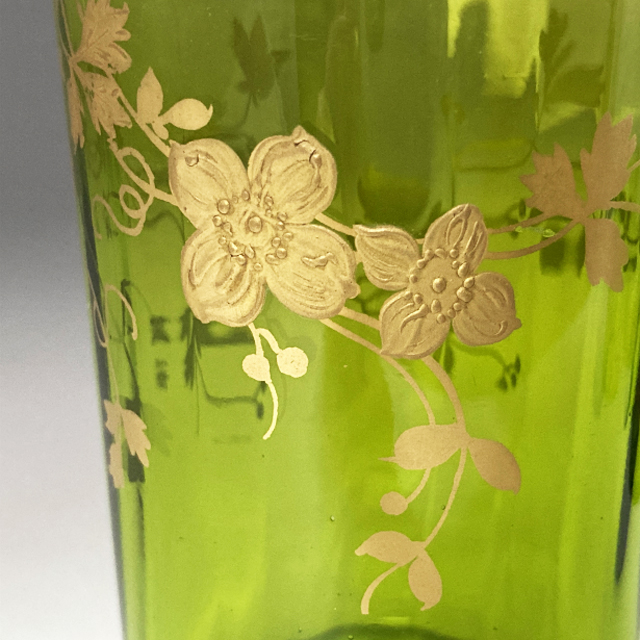 グラスウェア「緑色ガラス 花文リキュールセット」