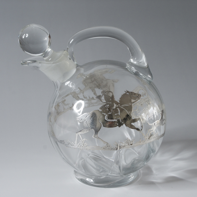 グラスウェア「狩猟文ボトル」