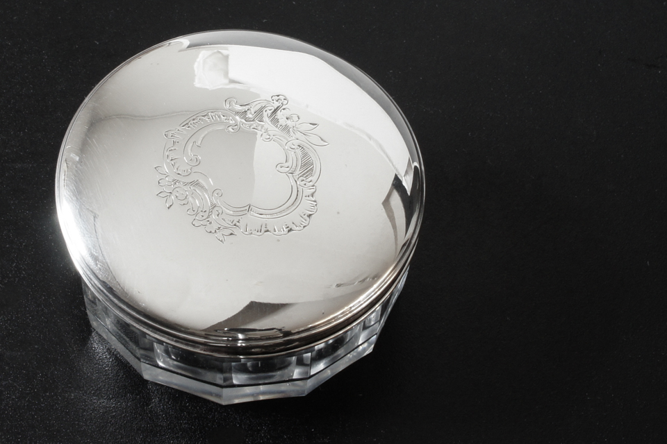 シルバー「ジュエリーボックス（円）直径 7.3cm」