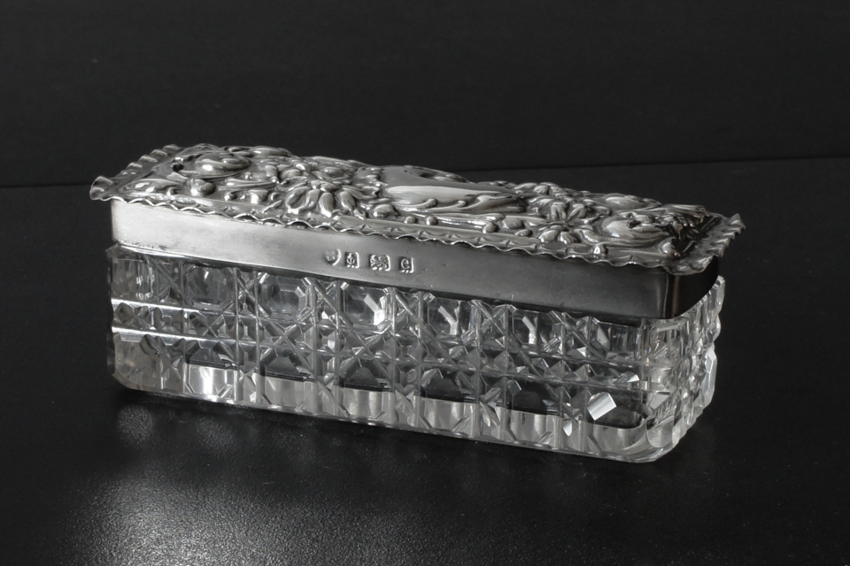 シルバー「ジュエリーボックス 幅11cm」