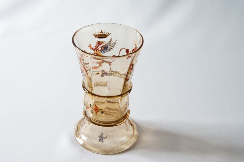 アールヌーヴォー「グリフォン紋章花瓶」