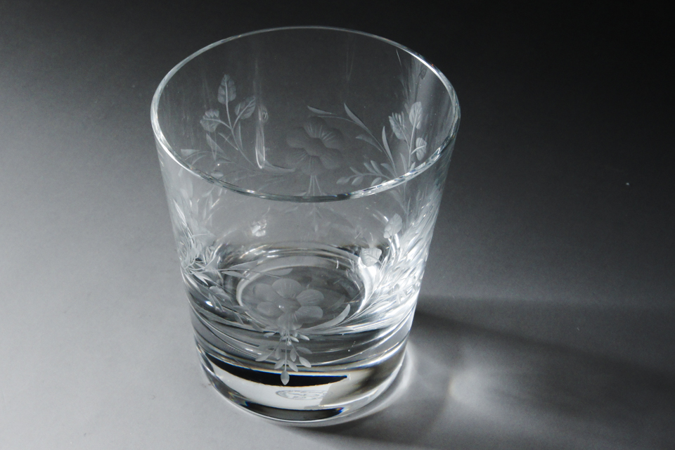 グラスウェア「花文様カット装飾 ロックグラス」