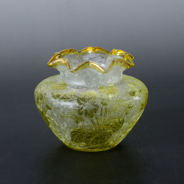 グラスウェア「花文様 花器」