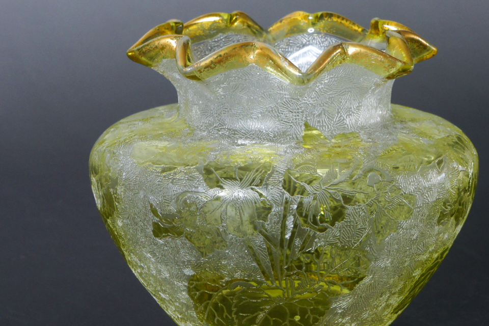 グラスウェア「花文様 花器」