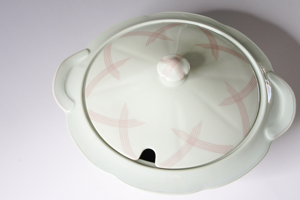 陶磁器「重ね色かご文様 Vannerie Ton sur Ton 1928年 チュリーン(大)【現品限り】」