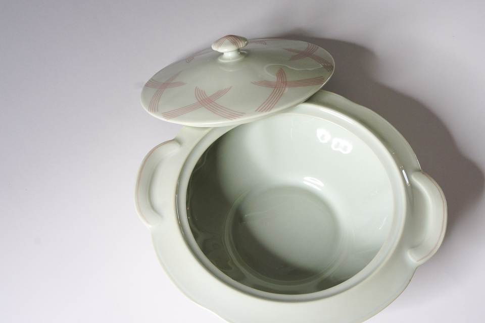 陶磁器「重ね色かご文様 Vannerie Ton sur Ton 1928年 チュリーン(小)【現品限り】」