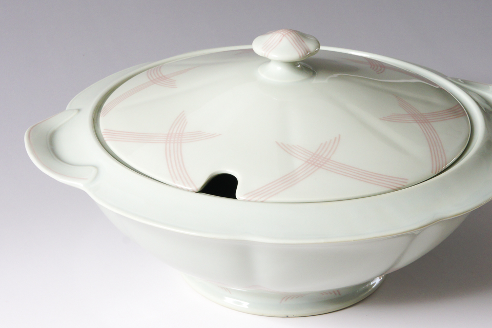 陶磁器「重ね色かご文様 Vannerie Ton sur Ton 1928年 チュリーン(大)【現品限り】」