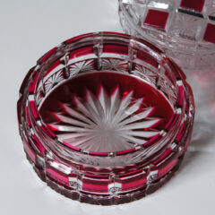 オールド・バカラ 上級作品 琥珀色被せ 蓋物 ダイヤモンドカット 菓子入れ オールド・バカラ 上級作品 琥珀色被せ 蓋物 ダイヤモンドカット 菓子