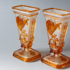 オールドバカラ「扇子に梅文扇型一対花瓶」《アンティックかとう》