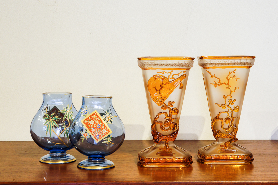 グラスウェア「扇子に梅文扇型一対花瓶」