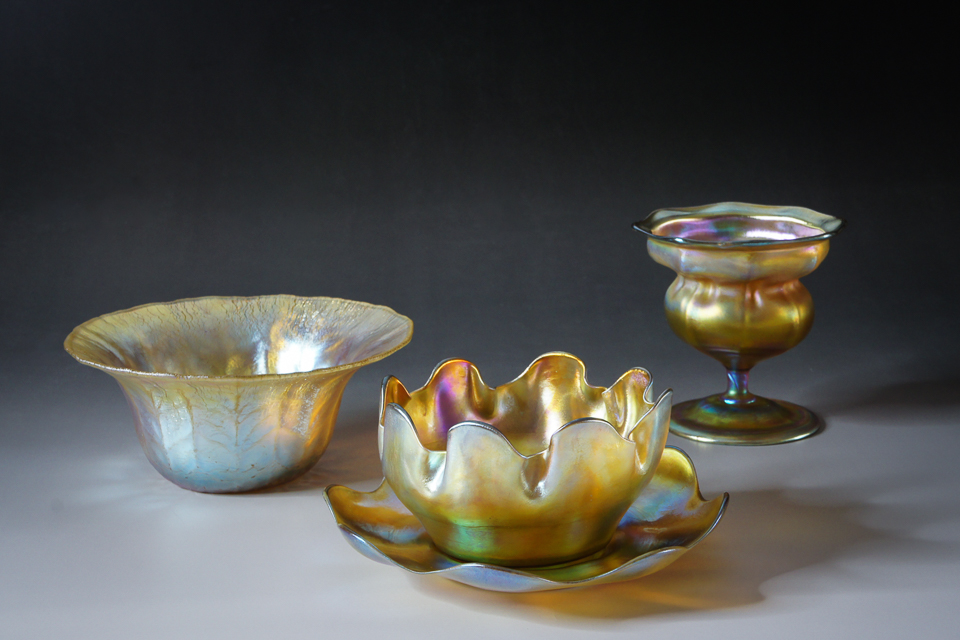 グラスウェア「花形花瓶」