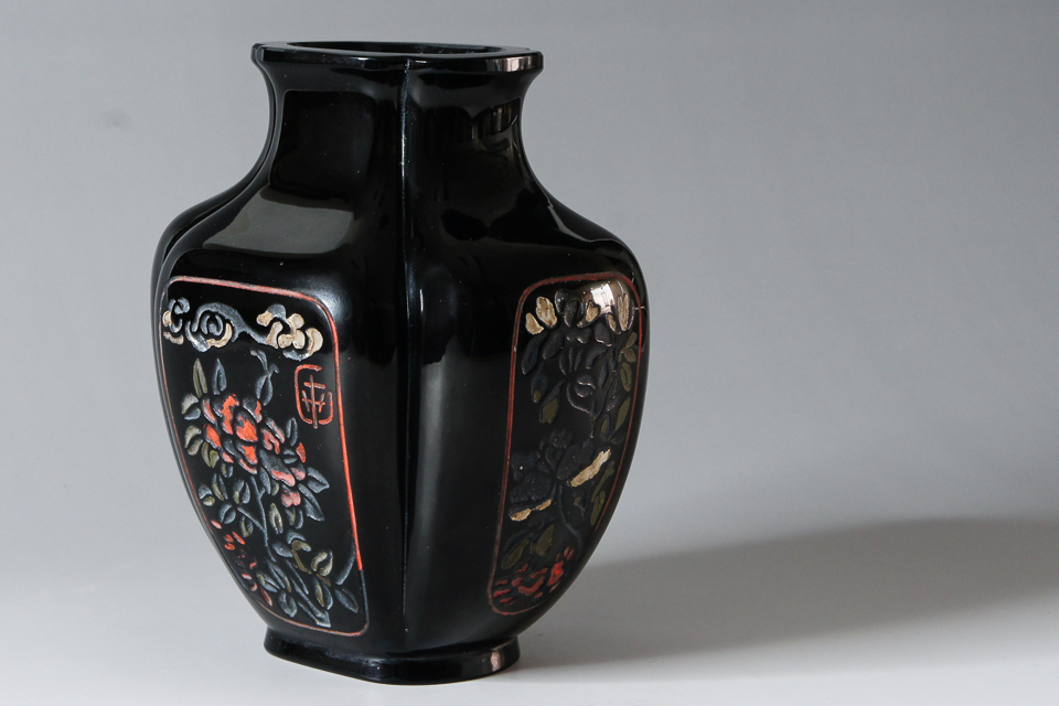 グラスウェア「牡丹文花瓶」