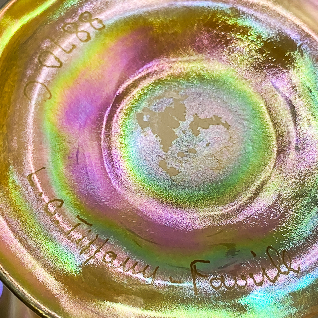 グラスウェア「花形花瓶」