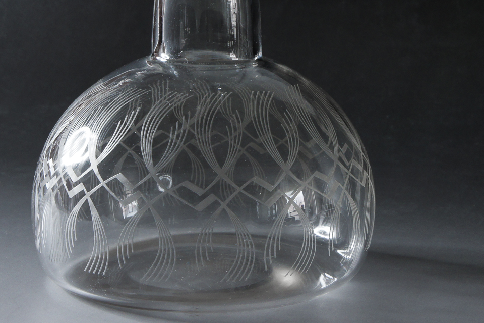 グラスウェア「アールデコパターン カラフ」