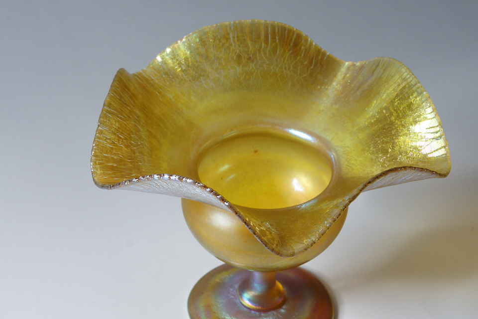 アールヌーヴォー「Wave Rim Compote」