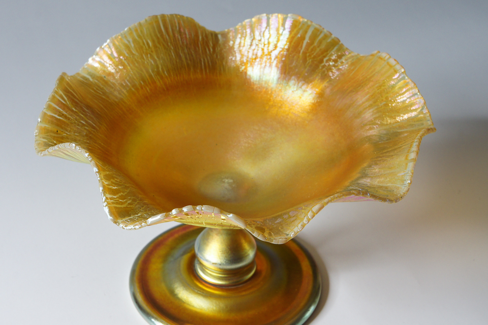 アールヌーヴォー「Wave Rim Compote」